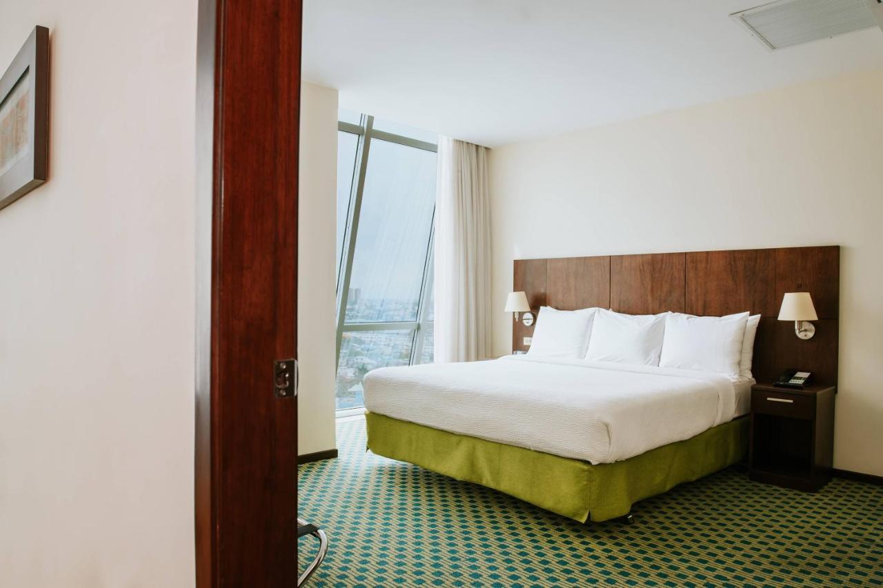 Hotel Courtyard By Marriott Guayaquil Exterior foto