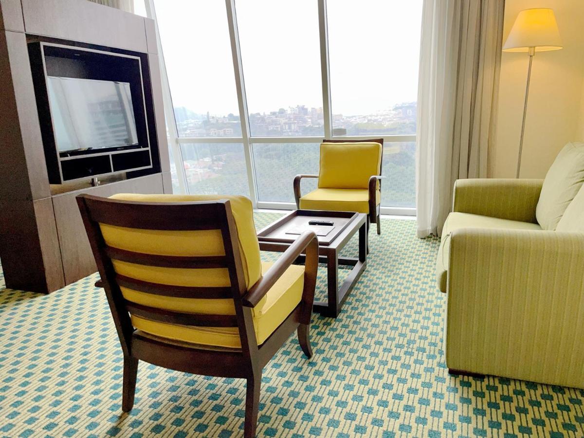 Hotel Courtyard By Marriott Guayaquil Exterior foto